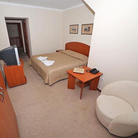 Deims Hotel Šilutė Εξωτερικό φωτογραφία